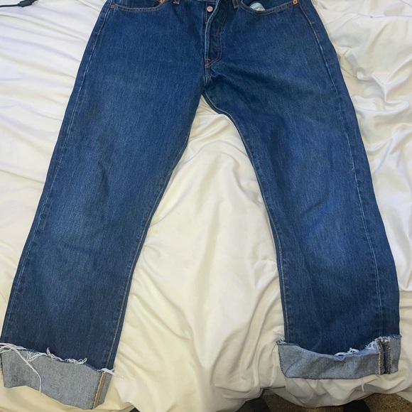 Women Levi’s. Mid rise. Straight leg - Picture 2 of 3